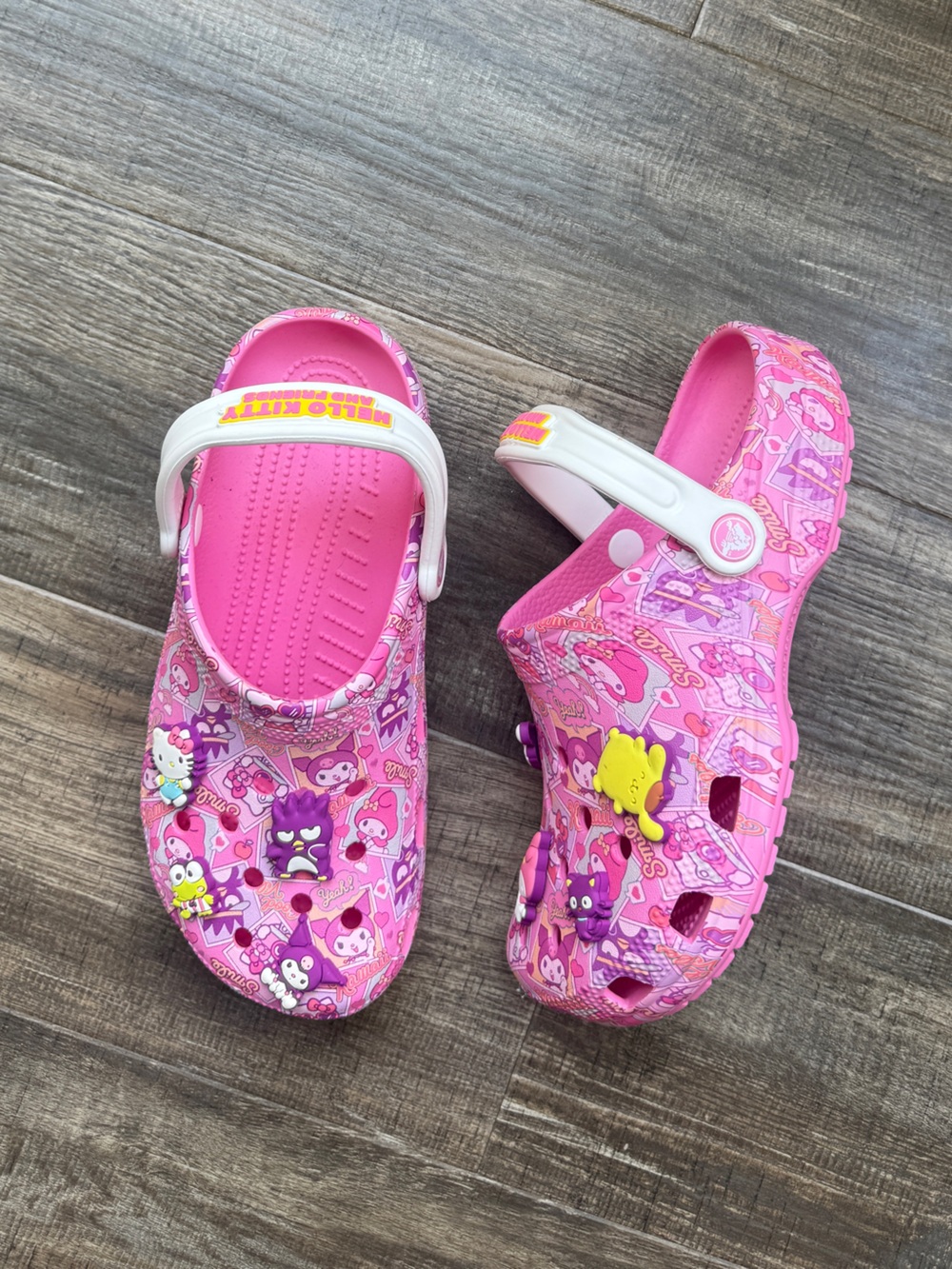 Brand new Crocs hello kitty Limited Edition pink 6 women’s - Picture 2 of 5